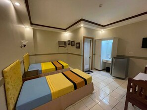 Deluxe Double Room | Free WiFi, bed sheets - OYO 1189 Gems Hotel and Conference (Antipolo)