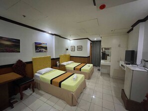 Deluxe Double Room | Free WiFi, bed sheets - OYO 1189 Gems Hotel and Conference (Antipolo)