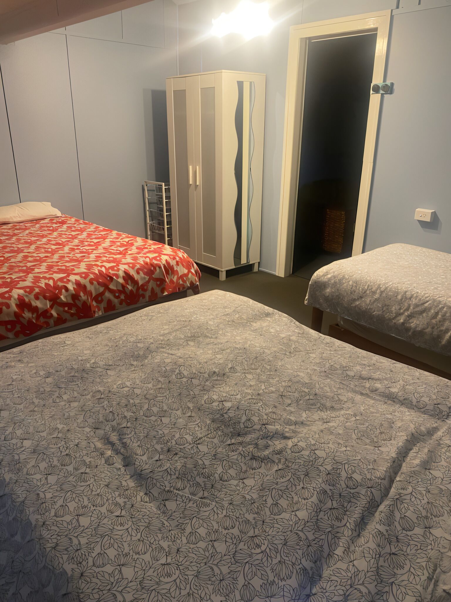 3 bedrooms, iron/ironing board, bed sheets