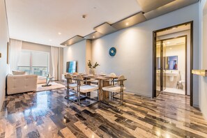 Dining - Balcony Overlooking the Marina 3BR, Near the Beach, Minutes Walk to the Tram (Dubai)