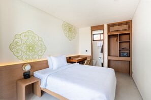 Superior Double Room, Pool View | Desk, laptop workspace, free WiFi, bed sheets - BLive Coliving Canggu (Canggu)