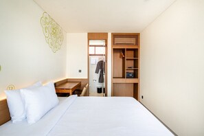 Superior Double Room, Pool View | Desk, laptop workspace, free WiFi, bed sheets