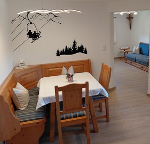 Dining - Vacation apartment Kollerlehen, 50 m² for 1-4 persons, 2 bedrooms, shower/WC (Bischofswiesen)