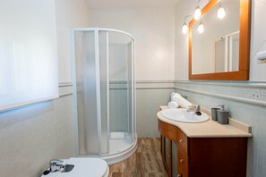 Shower, hair dryer, bidet, towels - Comeback El Sitio de mi Recreo (Motril)