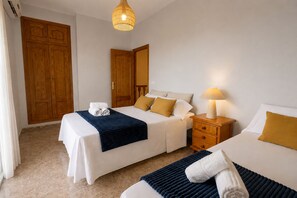 3 bedrooms, iron/ironing board, free WiFi, bed sheets - Comeback El Sitio de mi Recreo (Motril)