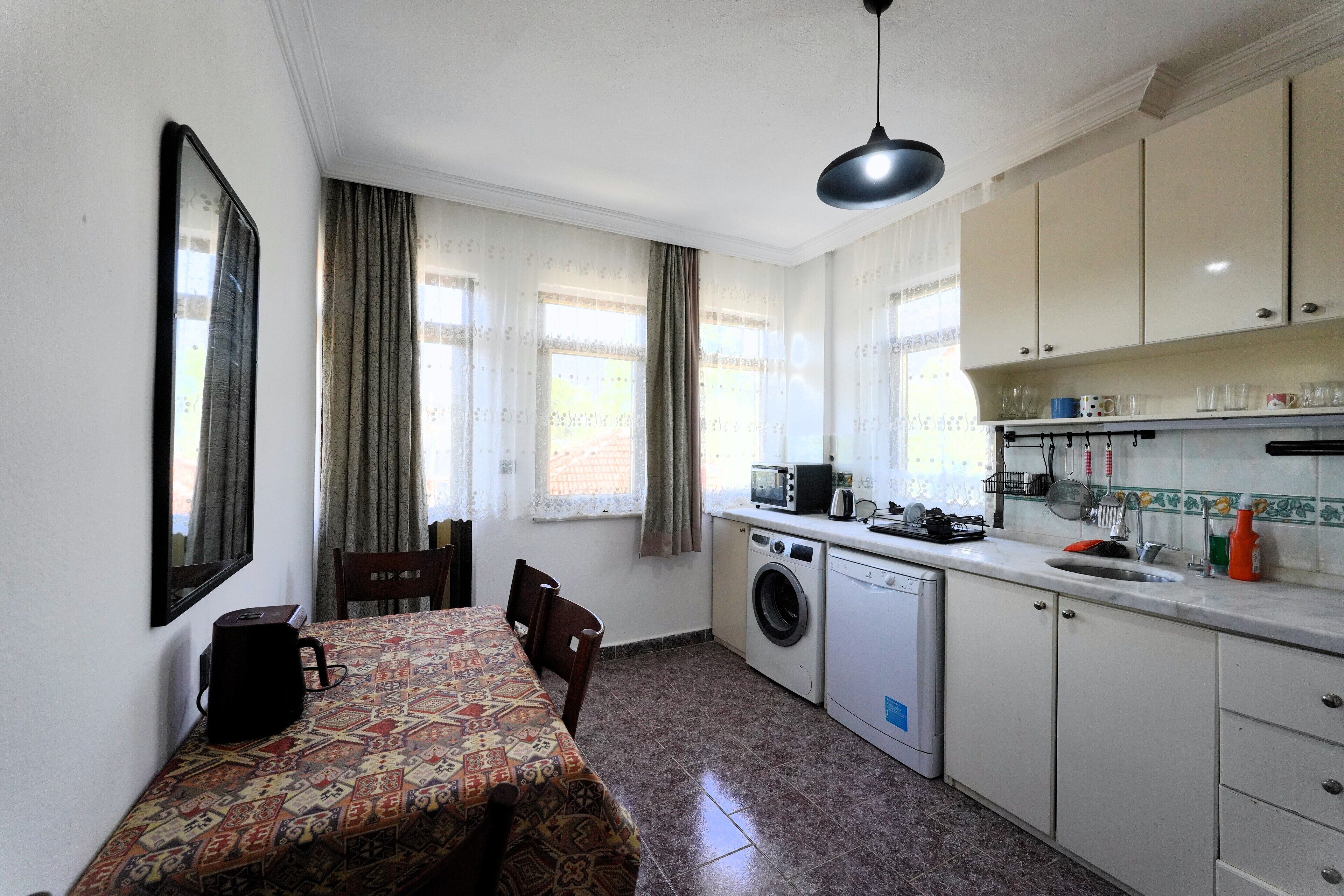 Deluxe House, Garden View | Private kitchen