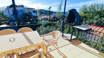 Casa luxo, vista para o jardim | Terraço/pátio