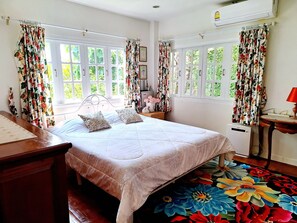 3 slaapkamers, een strijkplank/strijkijzer, wifi, beddengoed