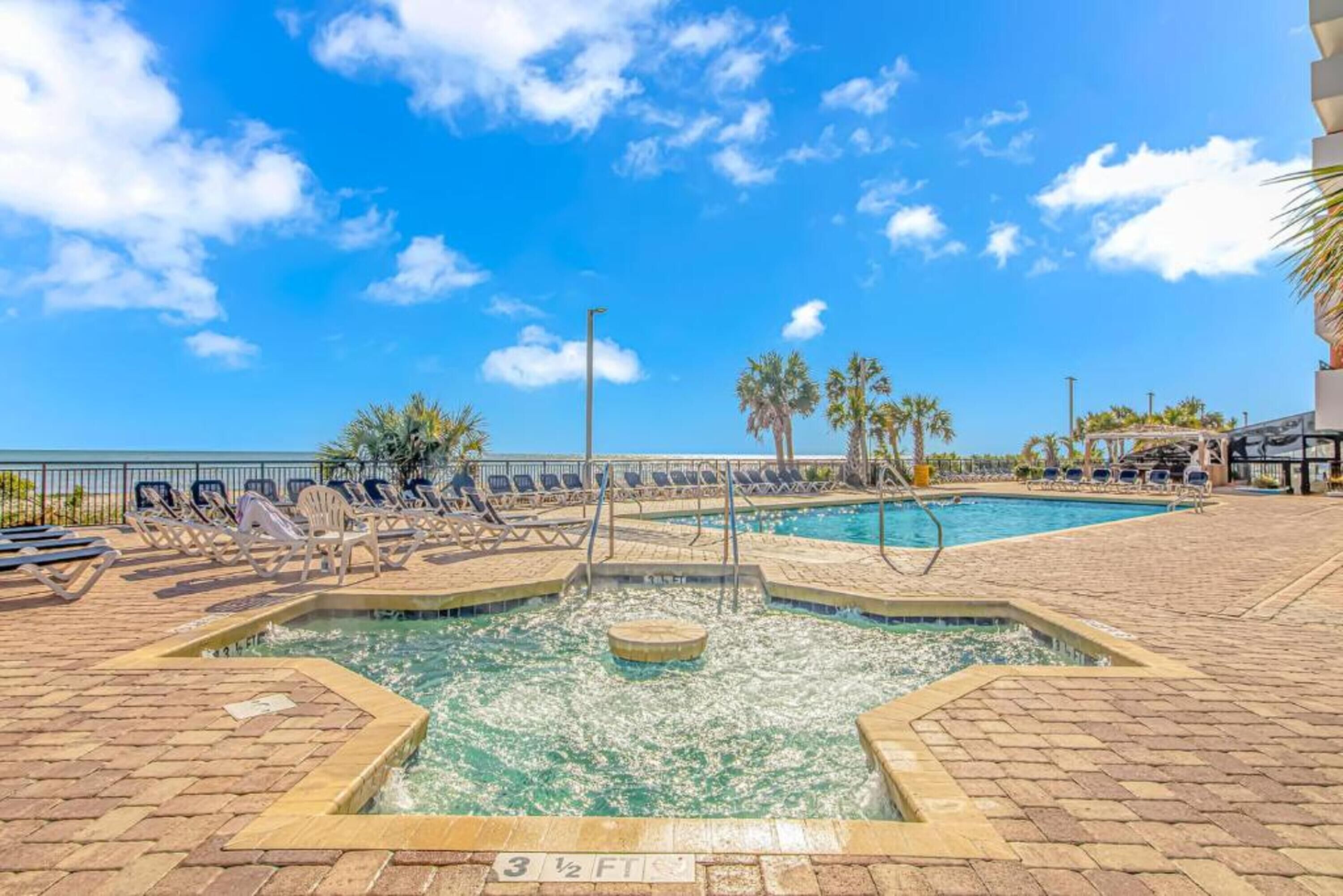 Piscine couverte, piscine extérieure