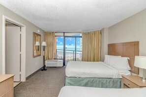 เอ็กซ์คลูซีฟคอนโด, 1 ห้องนอน, ระเบียง, วิวทะเล | ห้องพักตกแต่งอย่างมีเอกลักษณ์, ตกแต่งพิเศษโดยเฉพาะ, เตารีด/โต๊ะรีดผ้า