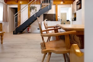 Dining - Apartment "Goodlife B10" with Wi-Fi in the Heart of Saalbach (Saalbach)