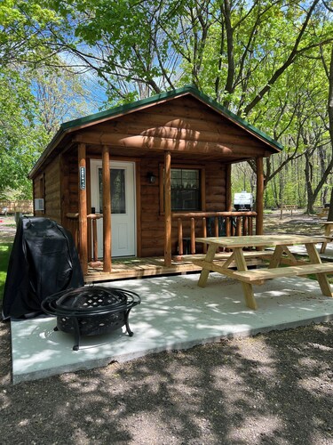 Sister Lakes of Michigan Glamping Cabin #4