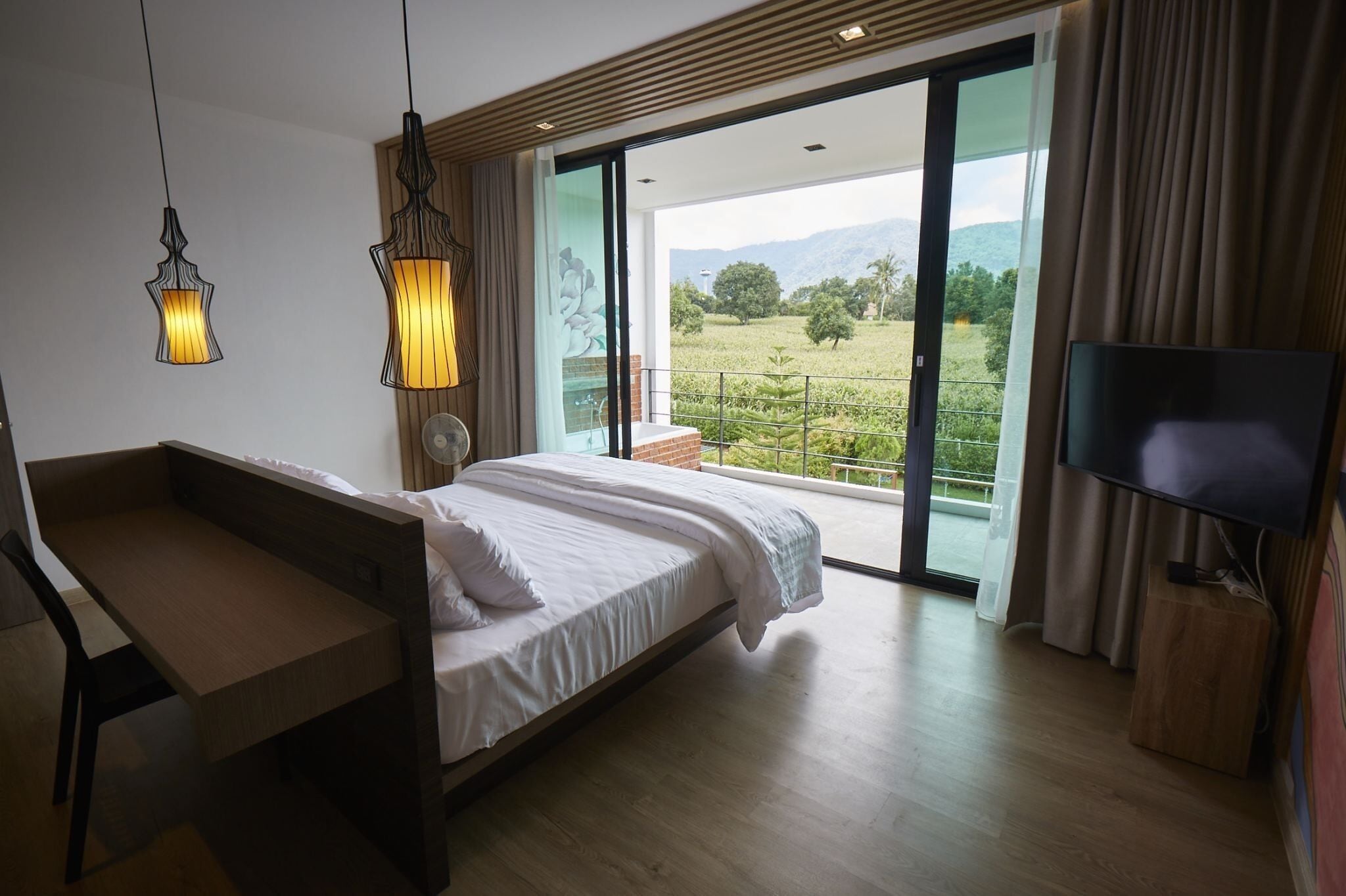 Desk, laptop workspace, free WiFi