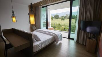 Desk, laptop workspace, free WiFi