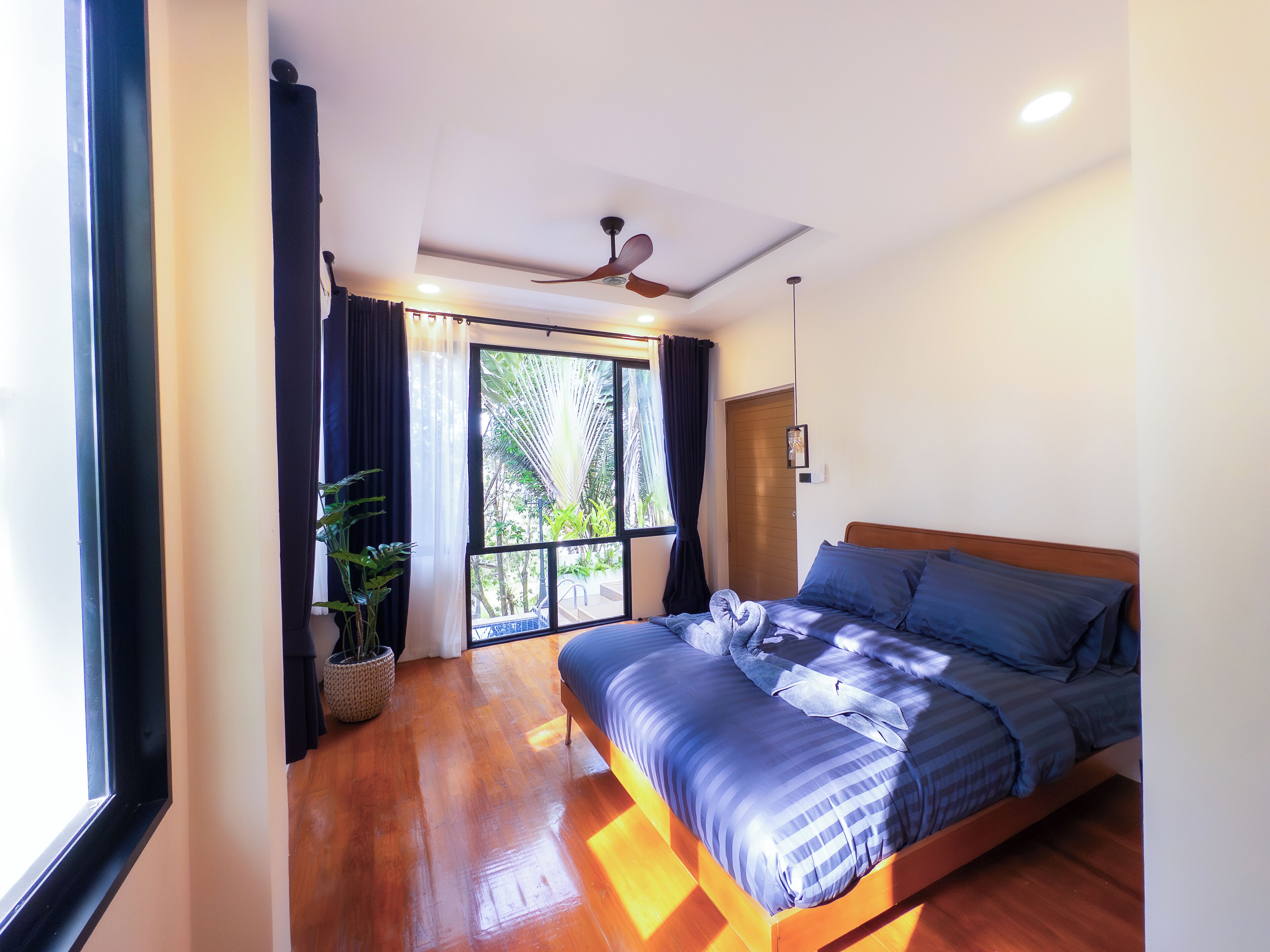 3 bedrooms, internet, bed sheets