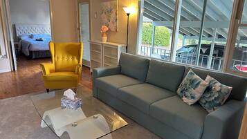 2 bedrooms, iron/ironing board, Internet, bed sheets