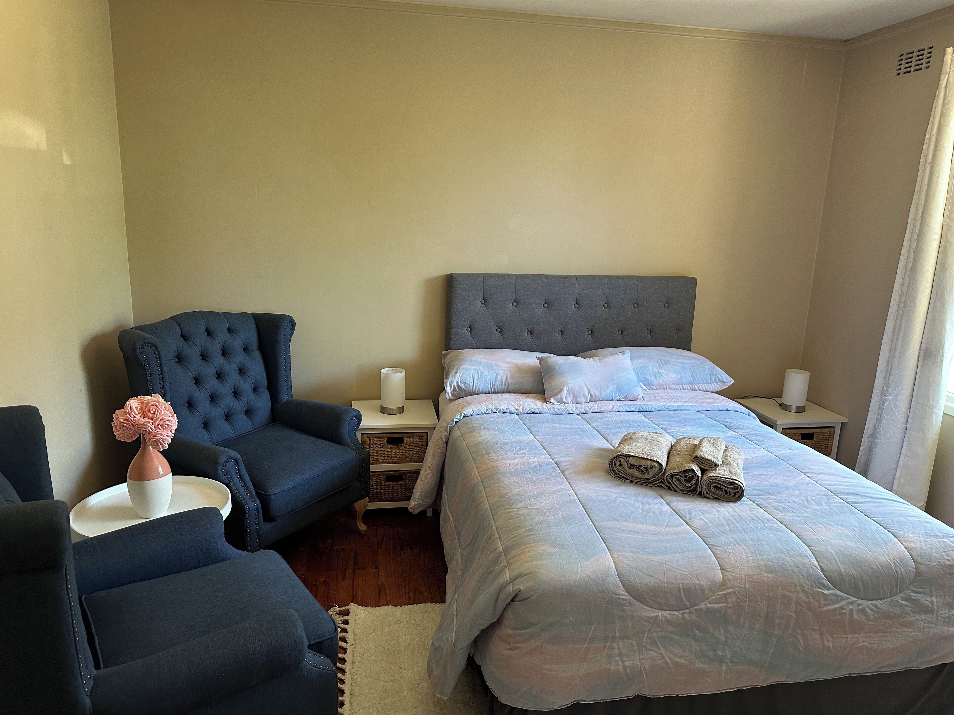 2 bedrooms, iron/ironing board, Internet, bed sheets