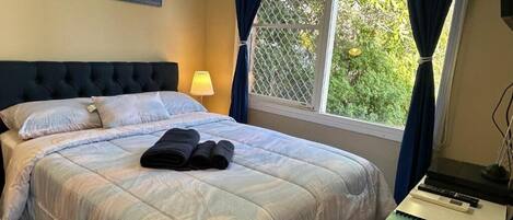 1 室のベッドルーム、アイロン / アイロン台、インターネット