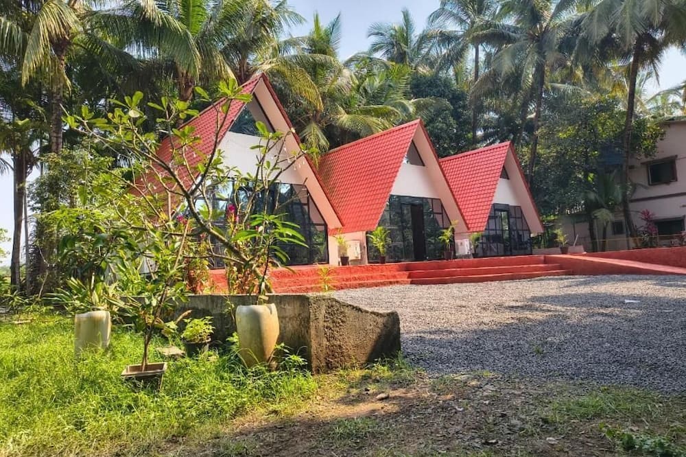 Rustic Palms - Restaurant & Cabins