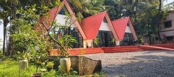 Rustic Palms - Restaurant & Cabins