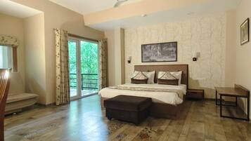 Iron/ironing board, internet, bed sheets