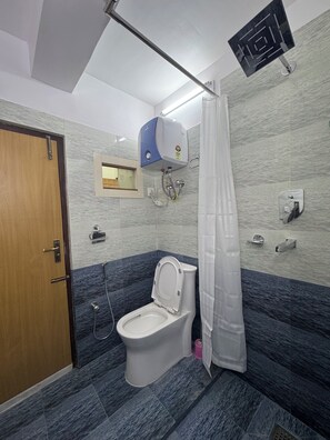 Toallas, jabón y papel higiénico