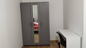 2 chambres, fer et planche Ă repasser, Wi-Fi, draps fournis