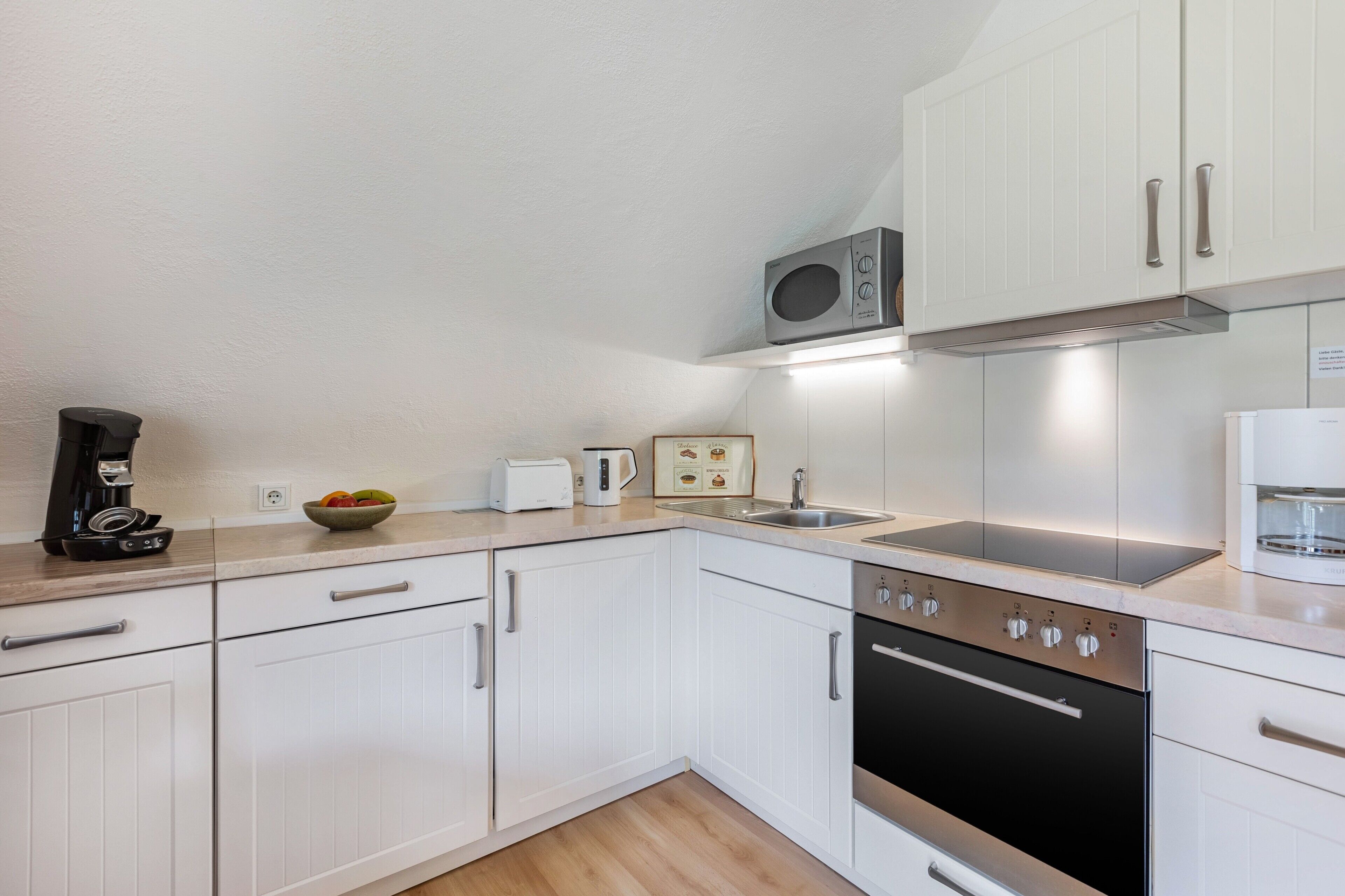 Geladeira, micro-ondas, fogão, cooktop