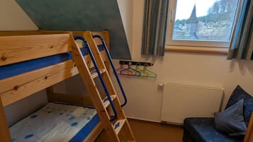 3 bedrooms, WiFi, bed sheets