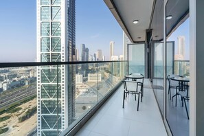 Property grounds - Elegant 1BR Apartment, Rooftop 360° Infinity Pool with Burj Views (Dubai)