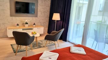Standard-Studio | Zimmersafe, laptopgeeigneter Arbeitsplatz, Verdunkelungsvorhänge