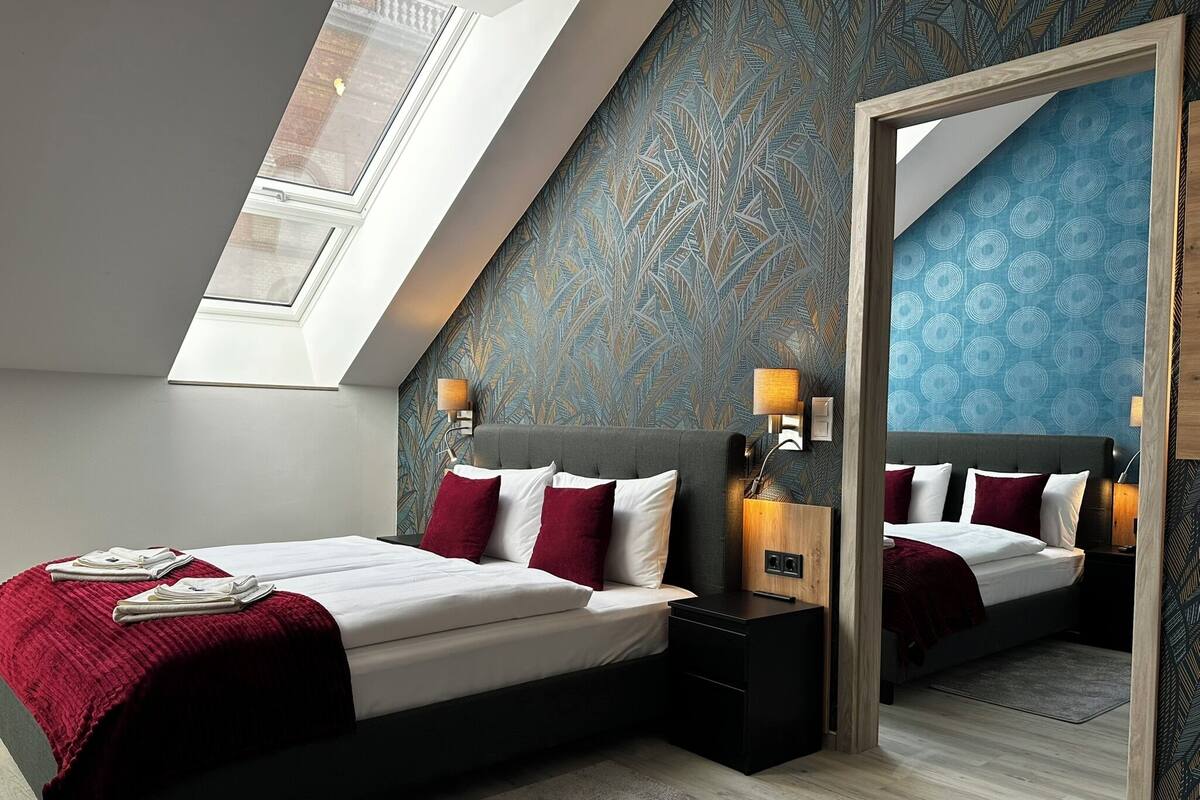 Lägenhet Standard - 1 sovrum - icke-rökare - kök | Värdeförvaringsskåp på rummet, skrivbord och arbetsyta för laptop