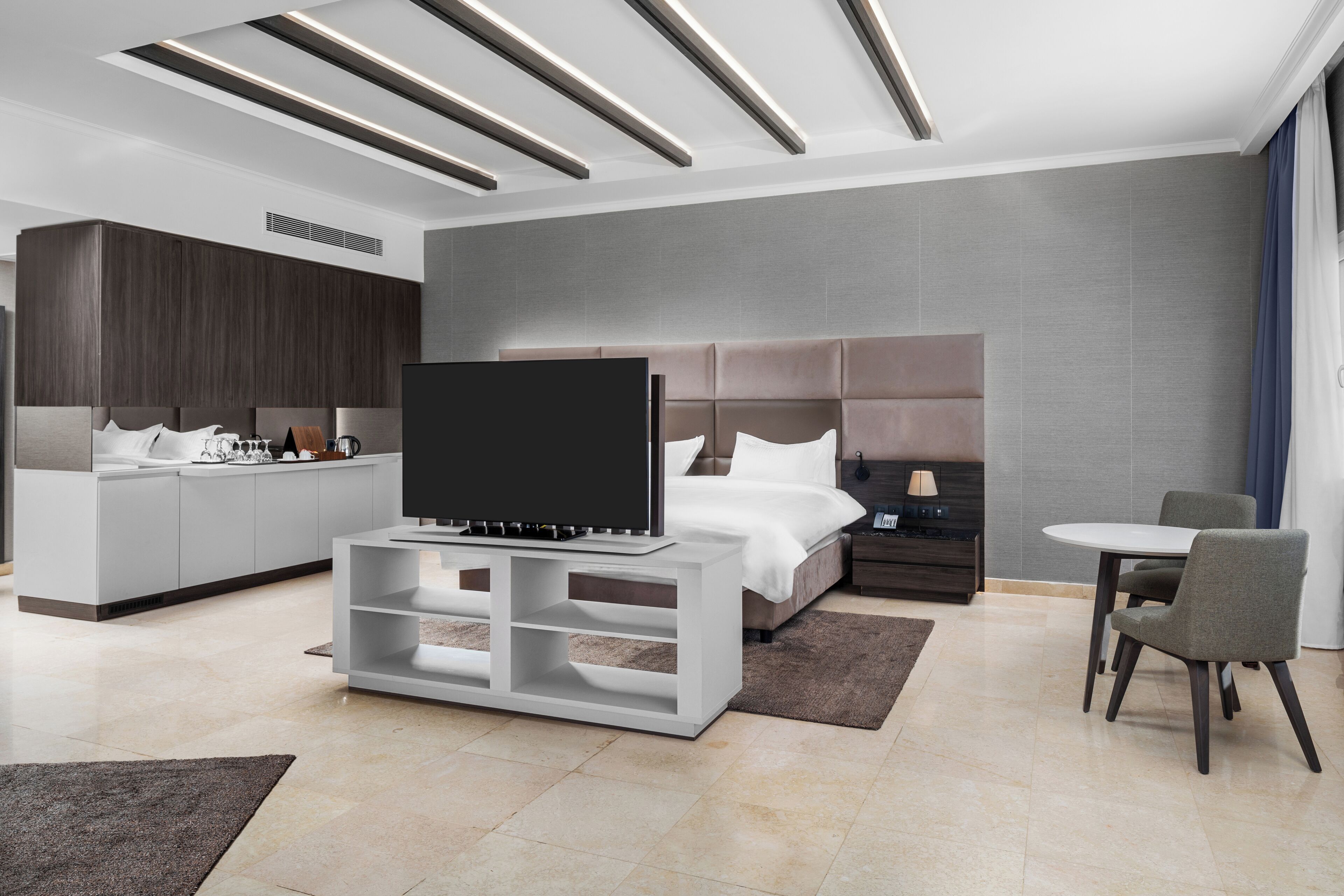 Suite Eksekutif | Minibar, brankas, meja kerja, dan kedap suara