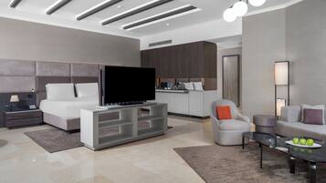 Grand Suite | Minibar, in-room safe, desk, soundproofing