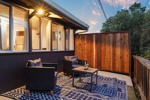 Ferienhaus, 2 Schlafzimmer, Terrasse, Seeblick | Terrasse/Patio