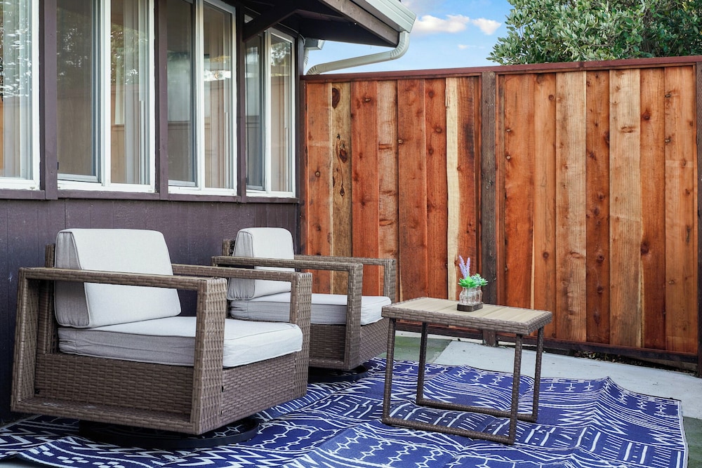 Hampton Inn & Suites San Mateo-San Francisco Airport