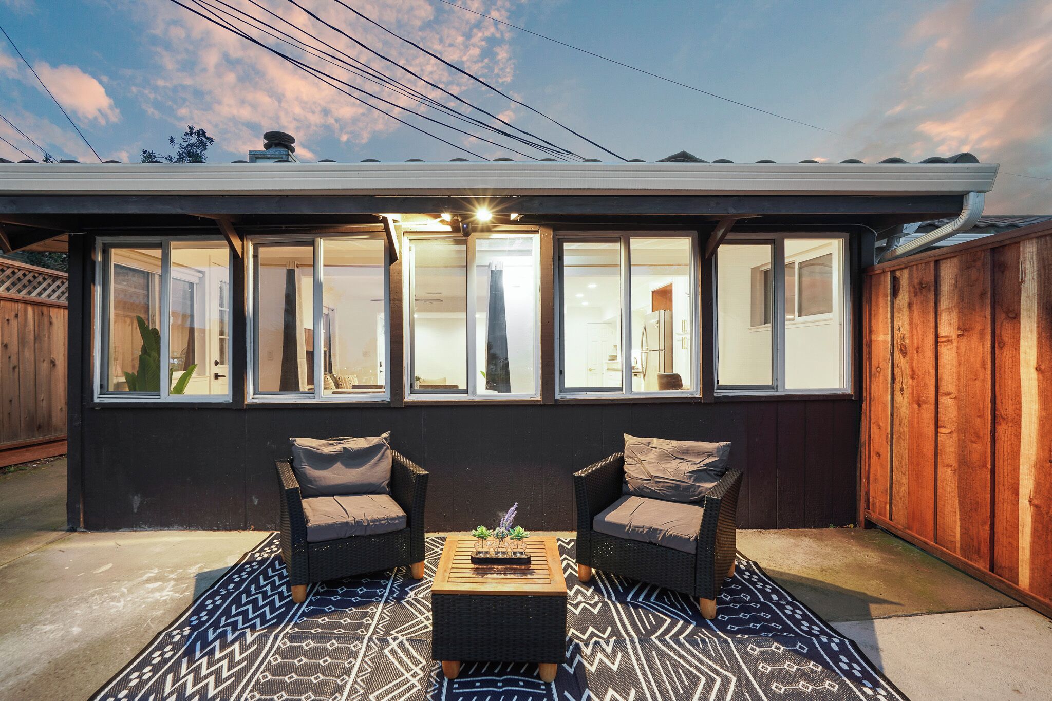 บ้านพัก, 2 ห้องนอน, ลานระเบียง, วิวทะเลสาบ | ลานระเบียง/นอกชาน