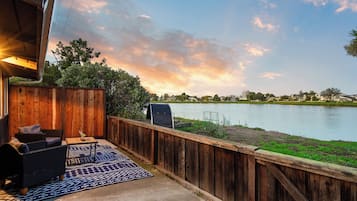 House, 2 Bedrooms, Patio, Lake View | Terrace/patio