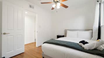 House, 2 Bedrooms, Patio, Lake View | Free WiFi