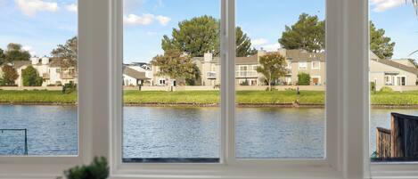 Hus, 2 soverom, terrasse, utsikt mot innsjø | Utsikt mot innsjø