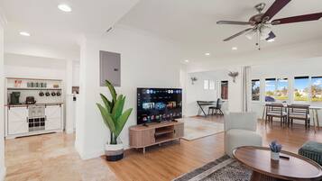 Ferienhaus, 2Â Schlafzimmer, Terrasse, Seeblick | Wohnbereich