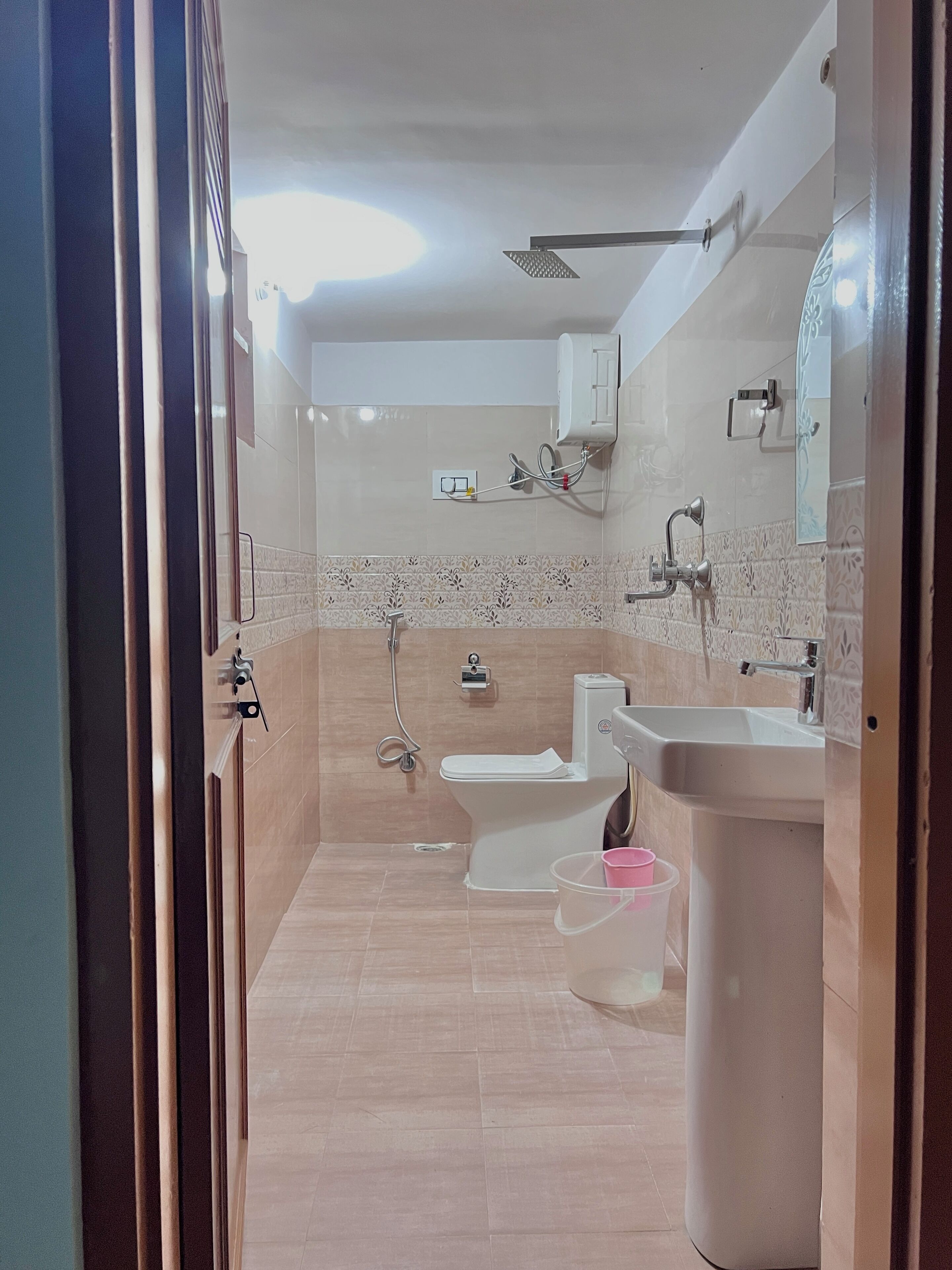 淋浴設備、坐浴桶、提供毛巾、番梘