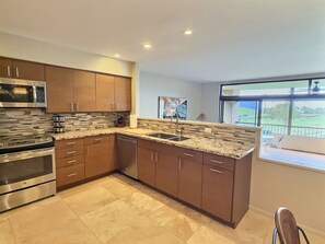 Private kitchen - Luxury Kaanapali 2 BR Ocean View on Royal Golf Course Pool & Pickleball (Lahaina)