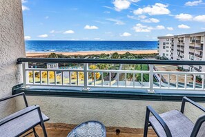 Property grounds - Oceanfront Luxury 2BR Litchfield Beach Escape (Pawleys Island)