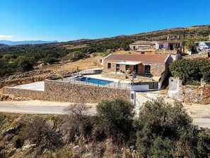Casa, 2 quartos, piscina particular, vista para a montanha | Piscina | Piscina externa