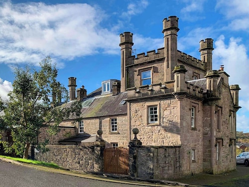 4 bedroom accommodation in Inverkip, near Greenock