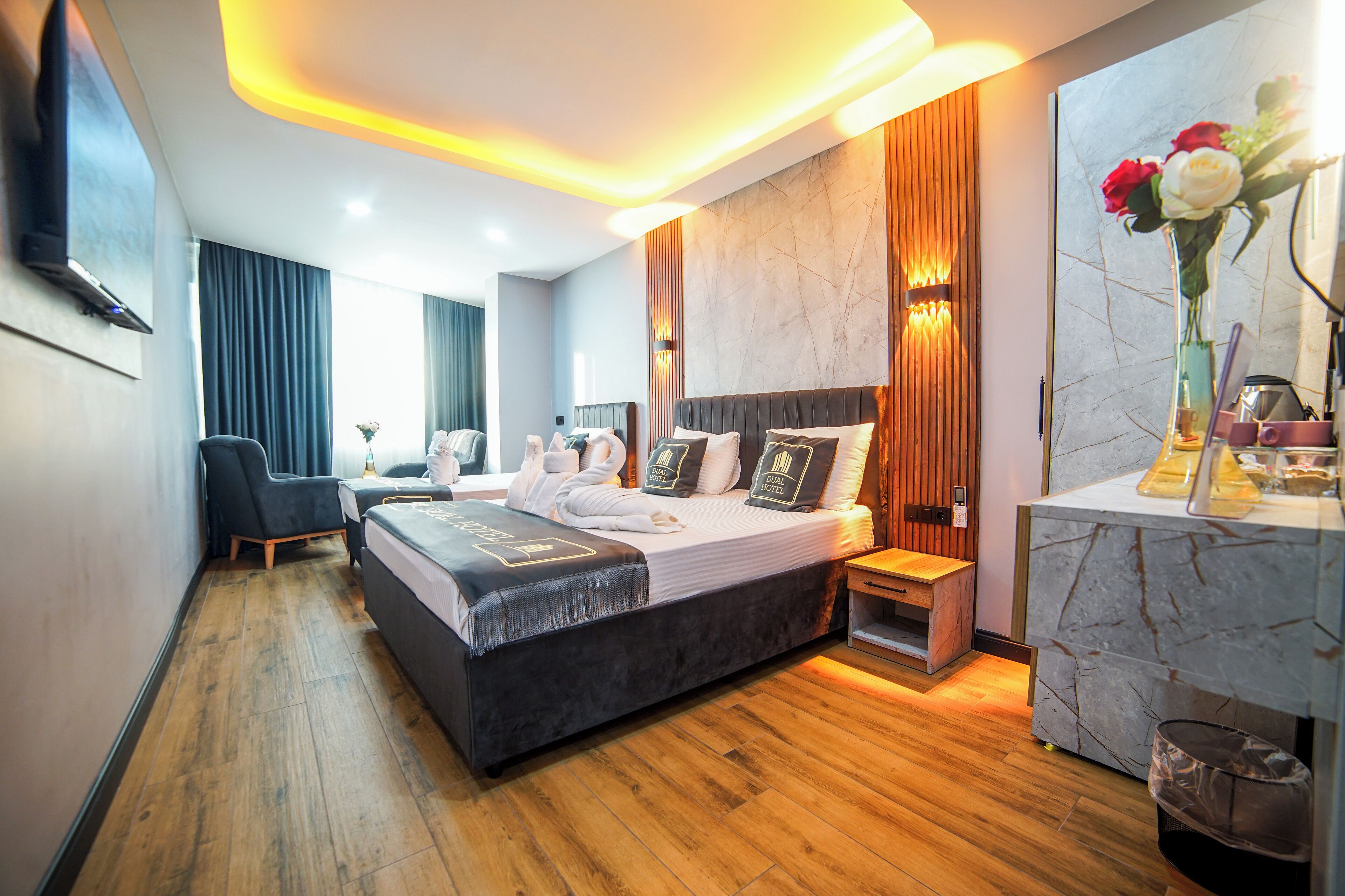 ملاءات إيطالية من طراز فريتي وأغطية فراش متميزة وألحفة محشوة بالريش