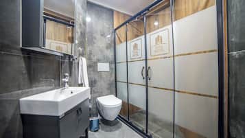 Family Triple Room, City View