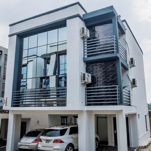 Front of property - Silver Crest Homes (Ibadan)