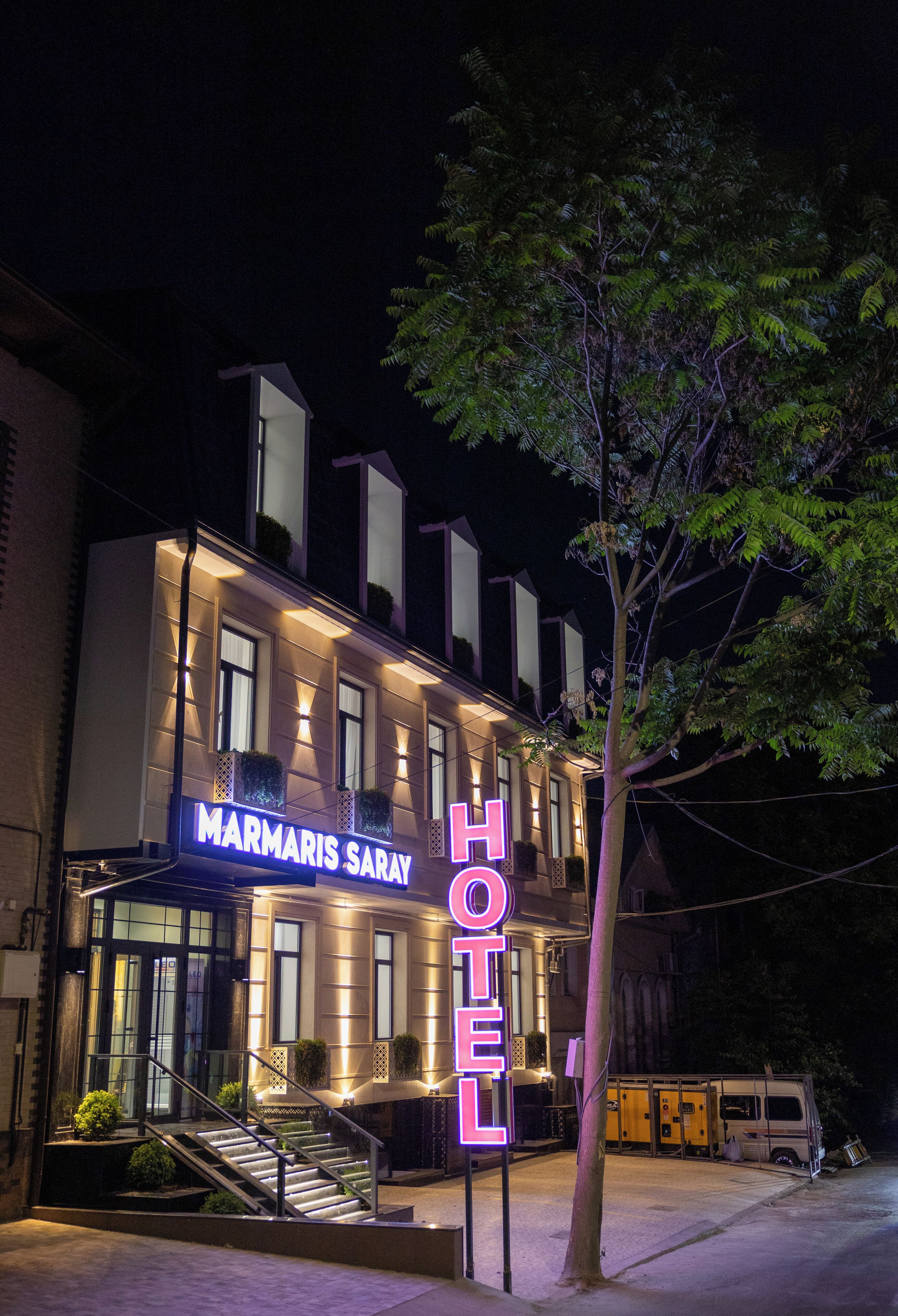 Fachada del alojamiento - Noche